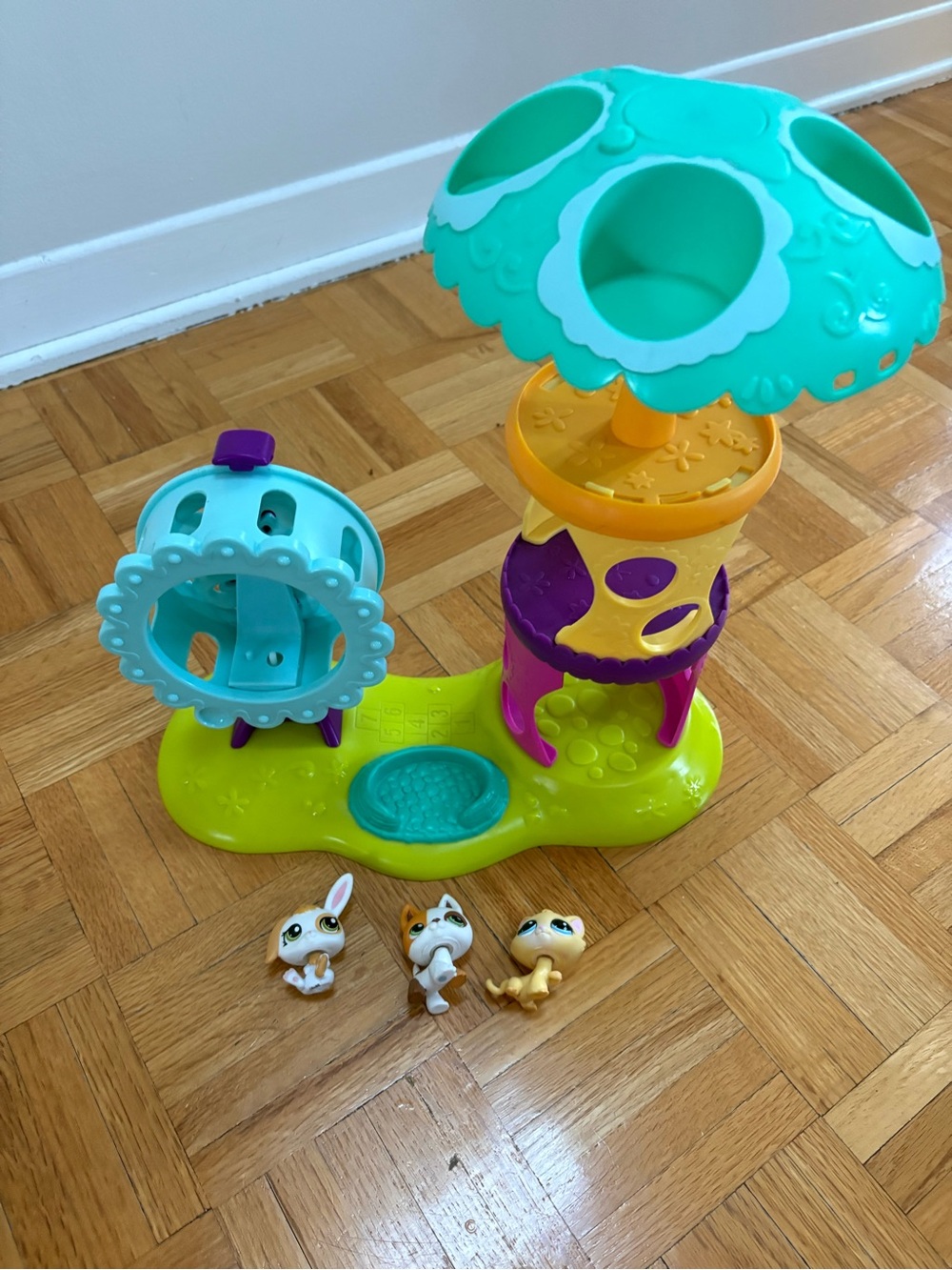 Littlest Pet Shop Teal, Yellow & Purple Play Tower with Lime Base